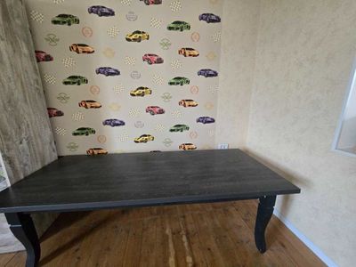 Стол для гостинной
