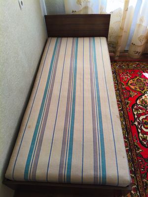 Кровать