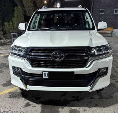 Toyota Land Cruiser 200 V8 VX.S 2019 год