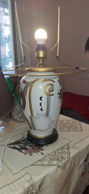 Продам настольную лампу с абажуром