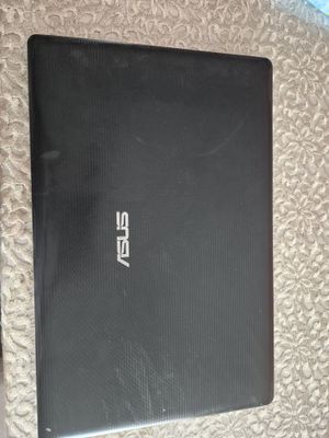 Ноутбук Asus в хорошем состоянии