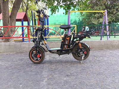 Skuter Monestr sotiladi