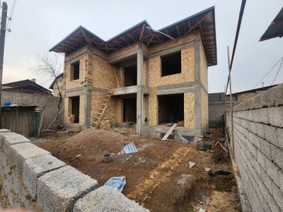 Yangi Uzbekiston bog'i tarafdan 2,5 sotix uchaska sotiladi