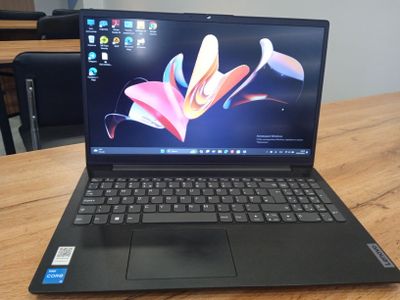 Lenovo i3 8/256 klaviatura,mishka