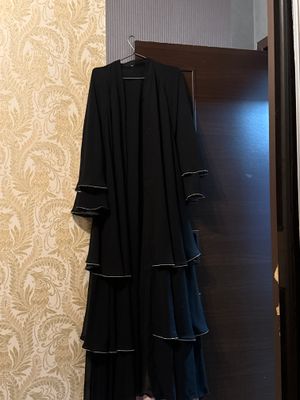 Abaya sotiladi holati yangi 1 toyga kiyilgan