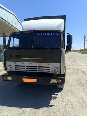 Kamaz 1990-yil yurib turgan