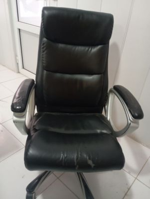 Stul kreslo arzon sotiladi
