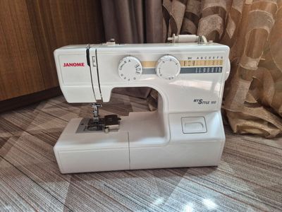 Швейная машинка Janome MyStyle 100