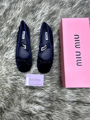 MIU MIU lux trend madel keldi qizlar baletkasi