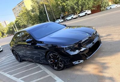 BMW I5 чёрная немец