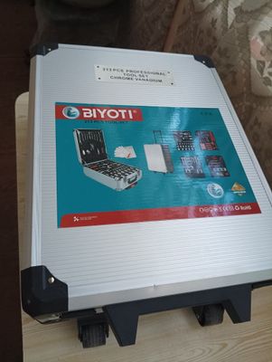 Продается набор инструментов