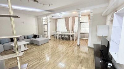 Сдаётся 4/4/5, улица Чехова, попугайчики, ориентир кафе Бон. ID: 56397