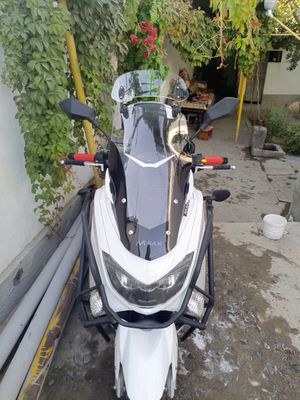 Продам скутер яамаха n max
