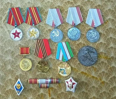 Юбилейные медали,знаки отличия.СССР