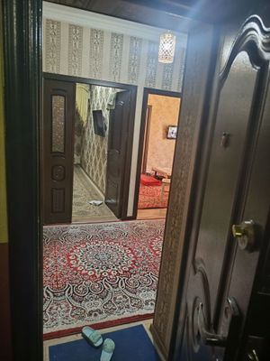 Дом сотилади Сергели тумани Ремонти яхши 4 хонали 3 кават сув свет газ