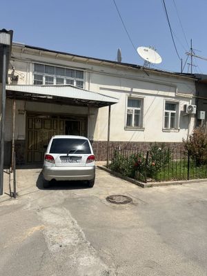 Uy sotiladi 3.8 sotiq