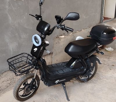 elektro skuter  50 km tezlik. zaryad 65.70 km