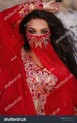 Arabcha raqs kiyimlari, arabiski kostyum