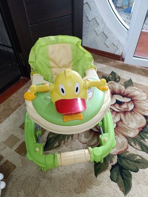 Ходунки детские с игрушкой