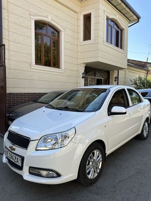 Nexia 3 4 pozitsiya avtomat Oq salon 1 qol moshina