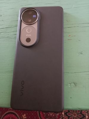 VIVO V40 5G 256 xotira