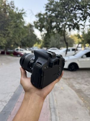 Canon 800D zo'r Sostayaniyada