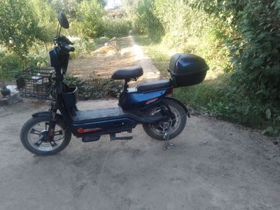 Skuterni narhi kelishiladi kaskasi skuterni plashi xsmfa zaryadchiki