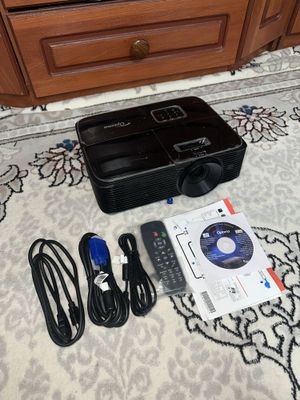 Optoma proektor komplekt pultlari bor hdmi bor tinniq korsatadi yangi