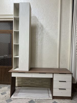 Mebel kompyuterni stol-polka shkaf