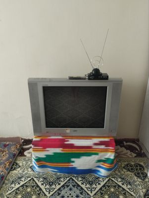 Televizor Lg satiladi 200 min