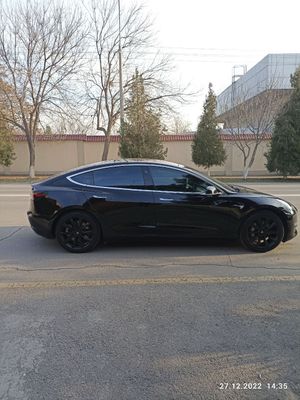 TESLA MODEL 3 Standart