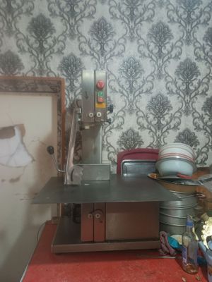 Go‘sht va suyak arrasi (BOGAZICI, Turkiya) – deyarli yangi