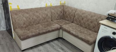 Диван сотилади холати зу́р у́зимиз ишлатганмиз мустахкам ясалган