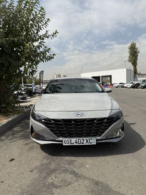 Hyundai elantra 2021 yil 83.000 km prabeg kraskasi toza zo'r holatda