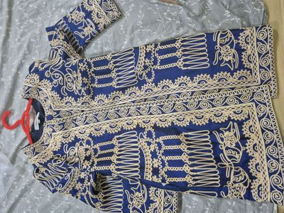 Ayollar kiyimi.