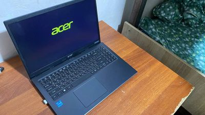 Acer Notbuk Corei3 250$