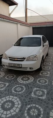 Ласетти 1.8 сотилади
