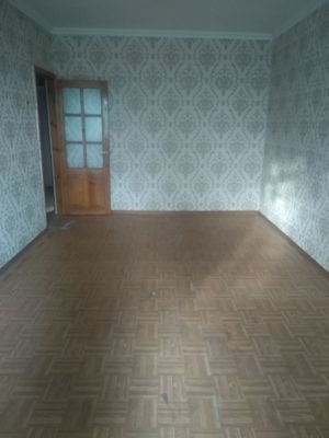 Сдается на Юнусабаде-18 2/4/4 для семьи.