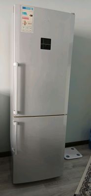 Холодильник Artel.