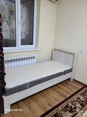Kravat Matrasi bilan Yangi