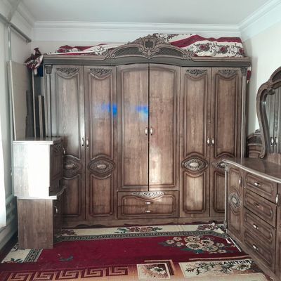 Продаётся спалний гарнитур в хорошем качестве и состоянии срочно