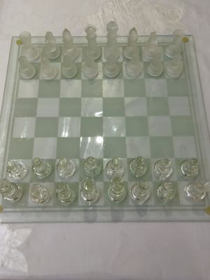 Шахматы стеклянные
