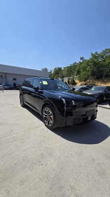 Lynk Co 900 PHEV 1.5T DHT Ultra 6 Zeekir Jili brendlari asosida.