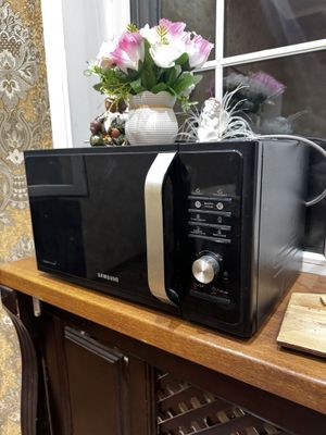 Микроволновая печь Samsung MS23F302TAK