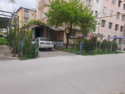 Asadobod 2 da 1-xonali 1-etaj 5-etajli dom remonti urtacha