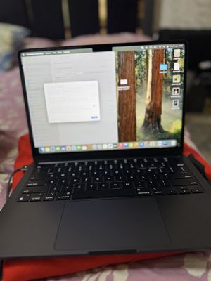 Makbook air m2 8/250gb srochno sotiladi