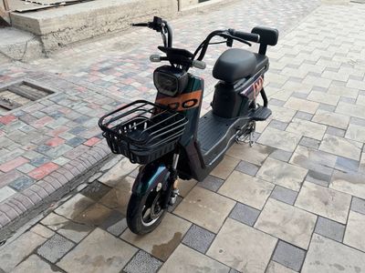 Skuter sotiladi 20 Amper 5 ta Akkumulyator