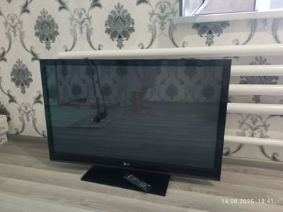 Продам телевизор на запчасти