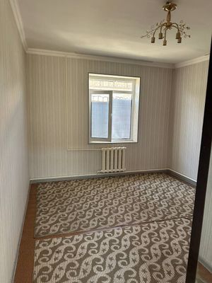 Срочно аренда ховли эшонгузарда 2 хонали нархи 200$ 2 этажли оилага,