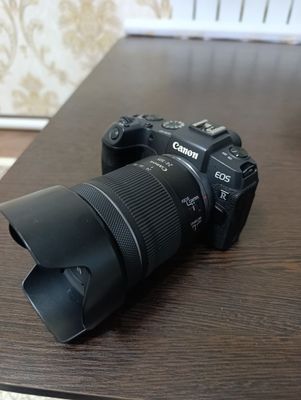 Foto Kamera Canon R p